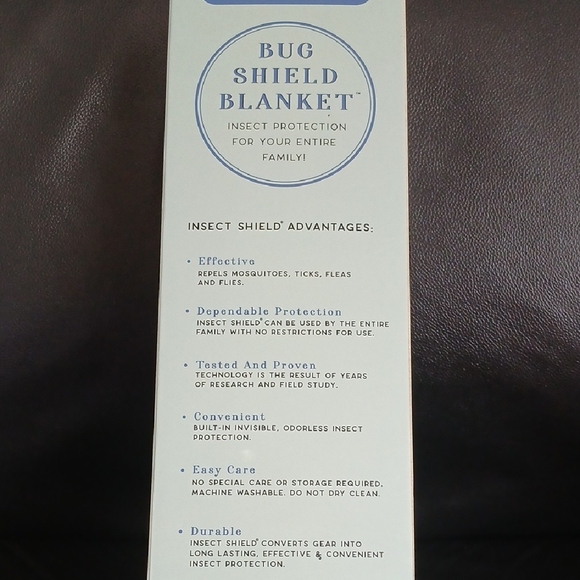 NiB Bernini Bug Shield Blanket - 56"×68" - Picture 4 of 6